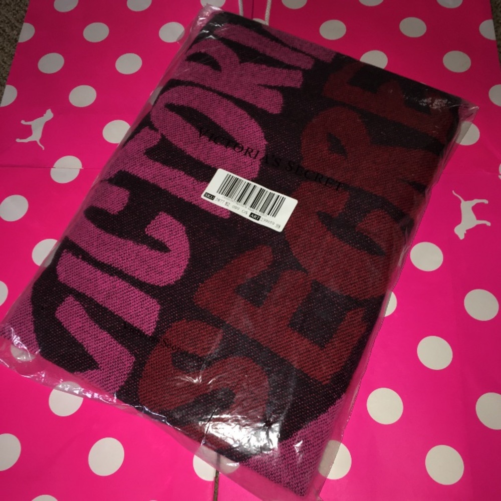 NIP Victoria Secret Cozy Blanket